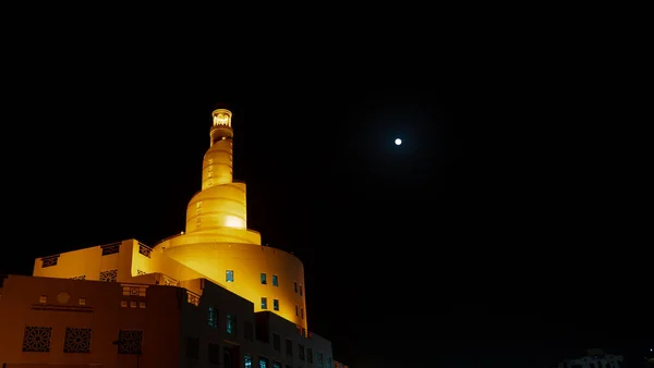 Achtergrond Afbeelding Van Islamitische Minaret Met Volle Maan Achtergrond — Stockfoto