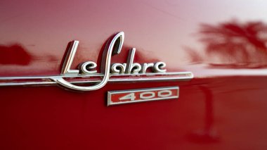 Doha, Katar - 04 Mart 2019: 1965 Buick la Sabre klasik araba Cabriolet