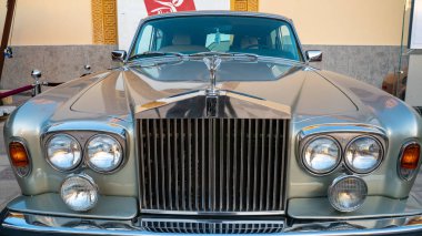Doha, Katar: 4 Mart 2020: 1980 Royce Silver Shadow II klasik araba