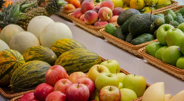 Fond Mélange Fruits Frais Assortis Dans Magasin Vendre — Photo