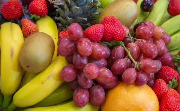 Achtergrond Mix Van Gesorteerd Vers Fruit Een Winkel Koop — Stockfoto