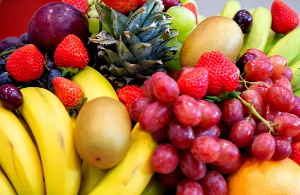 Fond Mélange Fruits Frais Assortis Dans Magasin Vendre — Photo