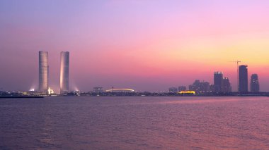 Lusail, Katar. 10 Mart 2025. Arka planda Al Sadd Kulesi için yeni geliştirilmiş bir Lusail şehri.