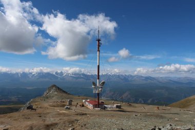 Radyo yineleyici kulesi