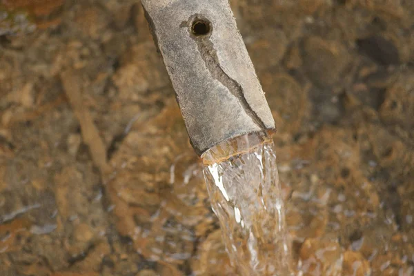 Water Flows Source Pipe — Stock Photo, Image