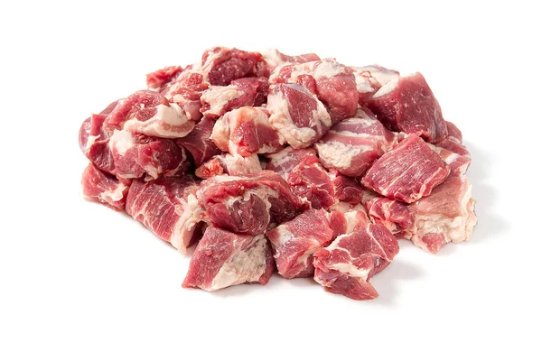 Pilha de carne de porco crua fina fresca isolada sobre fundo branco. pilha de carne de porco picada. — Fotografia de Stock