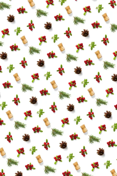 Kerstachtergrond Met Dennenappel Wijnkurk Dennentwijg Lingonberry Kerstmis Achtergrond Witte Achtergrond — Stockfoto