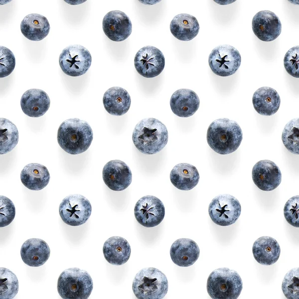 ブルーベリーのトレンドシームレスなパターン 白色の背景に分離されたブルーベリーパターン ブルーベリーフラットレイは プリント 梱包デザインのために使用することができますその他近代的で創造的な作品 — ストック写真