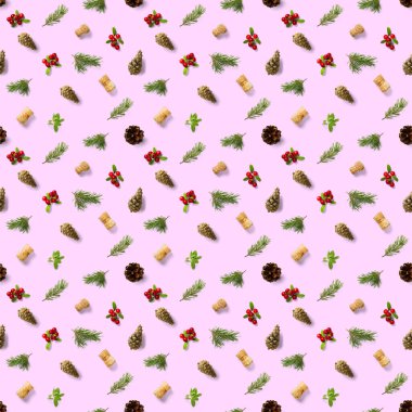 Çam kozalakları, şarap mantarı ve yaban mersinli Noel desenleri. Pembe bir arka planda kusursuz bir Noel deseni. Gerçekçi fotoğraf kolajı. Kağıt, kumaş, duvar kağıdı için yazdır.