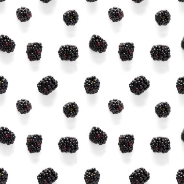 Bramble kusursuz desen. Taze böğürtlensiz desen. Beyaz arka planda izole edilmiş taze böğürtlenli kare desen. düz yat.