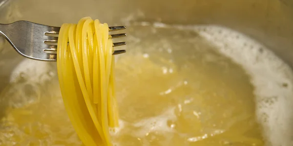 Espaguetis Pasta Hirviendo Olla Penne Rigate Pasta Cocinar Pasta Agua — Foto de Stock