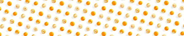隔離されたみかんの柑橘類のコレクションの背景 白い背景に隔離されたみかんやみかんの果物全体 バナーパターンではありません — ストック写真