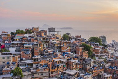Sunset Bulvarında Cantagalo hill