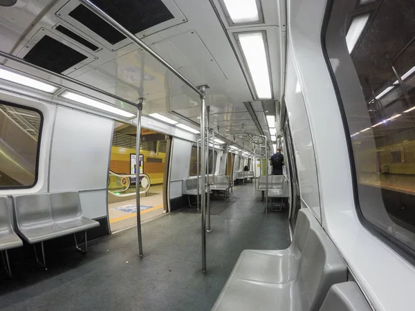 Rio de Janeiro metro tren içinde