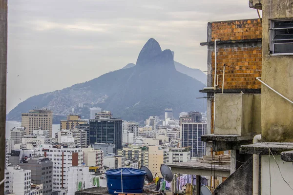 Landskap av favela Cantagalo — Stockfoto