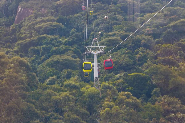 Cable car connecting the beach of Balneario Camboriu to the beach of orange trees in santa Catarina — Stock Photo, Image