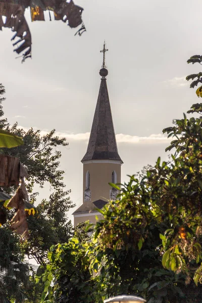 Turm der lutherischen Kirche Pomerode in blumenau santa catarina — Stockfoto