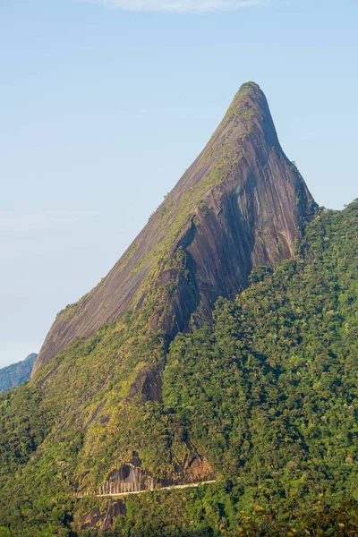 Escalavrado, imponente montagna situata nella catena montuosa teresopolis in rio de janeiro . — Foto Stock