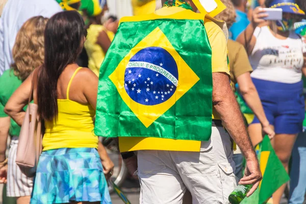 Bandeira Brasileira Parte Trás Uma Pessoa Rio Janeiro Brasil — Fotografia de Stock