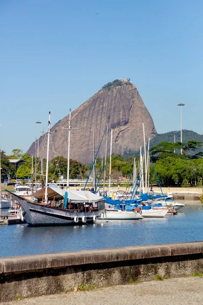 Barcos Atracados Marina Gloria Com Pão Açúcar Segundo Plano Rio — Fotografia de Stock