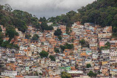 favela do tabajara in copacabana, Rio de Janeiro, Brazil - 23 Aralık 2014: copacabana Mahallesindeki gecekondu mahallelerinde evler