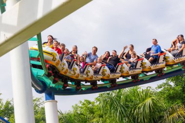 Beto Carrero World, Santa Catarina, Brezilya - 4 Mayıs 2019: Latin Amerika 'nın en büyük lunaparkı, Santa Catarina' daki Panha şehrinde yer almaktadır..