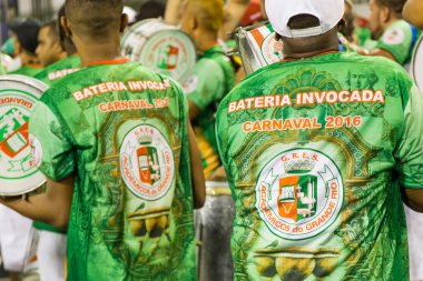 Brezilya, Rio de Janeiro 'da Samba Okulu Grande Rio' nun bataryası - 17 Ocak 2016: Okul provası sırasında Samba Okulu Grande Rio 'nun bataryası.