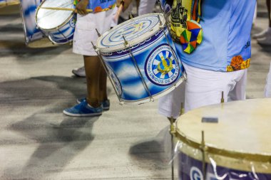 Samba okulu Vila Isabel 'in Rio de Janeiro, Brezilya' daki provası - 13 Aralık 2015: Rio de Janeiro 'daki prova sırasında samba okulu Vila Isabel' in üyeleri.