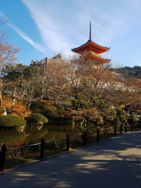Kiyomizu Dera Tapınağı 'ndaki Pagoda Kulesi, Kyoto