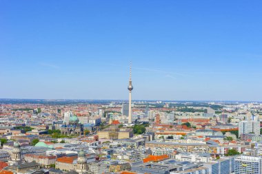 Resim Alexander Platz de Berliner Fernsehturm bir görünümü ile Weltballon Gelen Berlin şehrini gösterir.