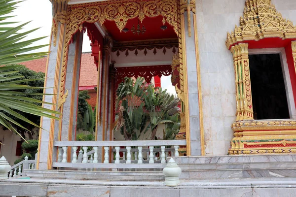 Екстер Відвідувачі Чалонг Буддійського Храму Таїланд Острові Пхукет — стокове фото