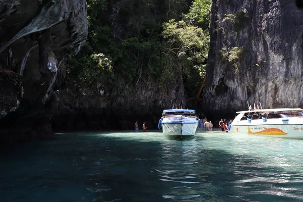 Paseo Barco Por Mar Exóticas Islas James Bond Contra Mar — Foto de Stock