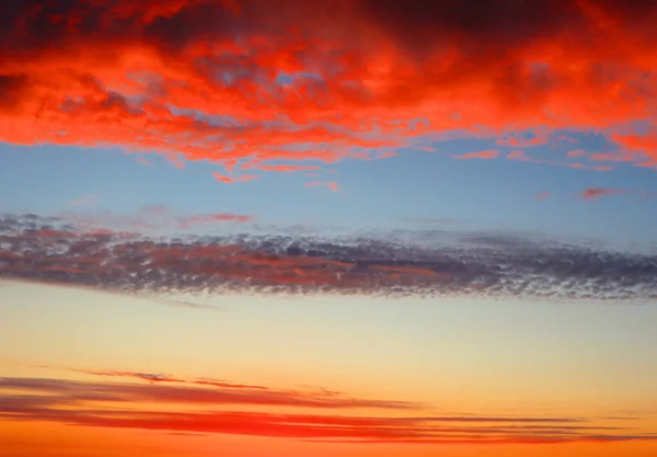 Fiery Sunset Red Clouds Blue Sky Warm Evening — Stock Photo, Image