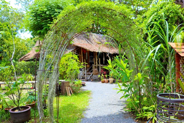 亚洲的花园小屋 植物背景 — 图库照片