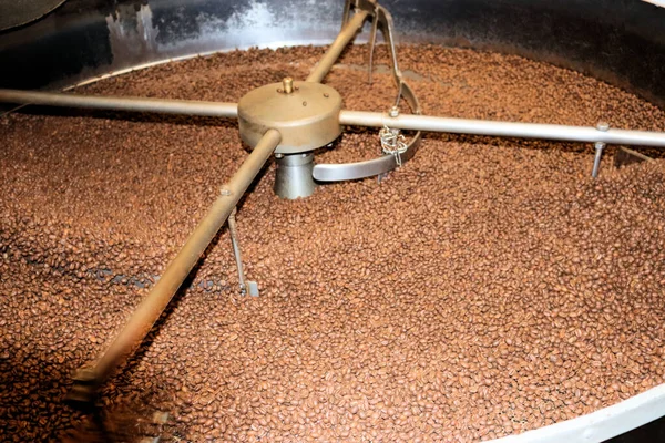 Röstkaffee Kaffeefabrik Kaffeeröstung Einer Maschine Einer Fabrik — Stockfoto