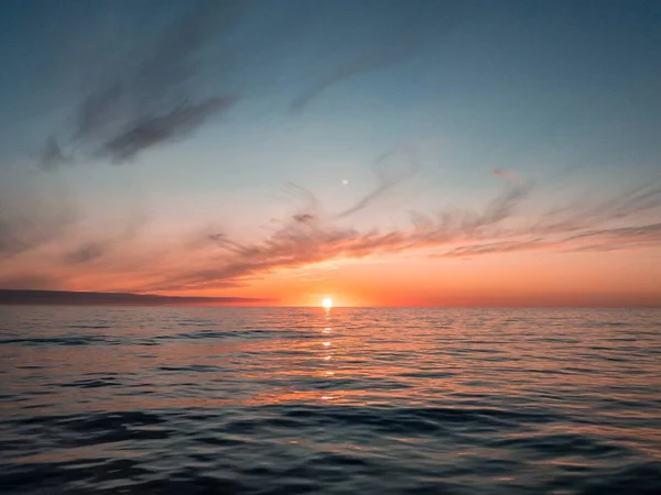 Sunset in the sea. The end of a beautiful day — Stock Photo, Image