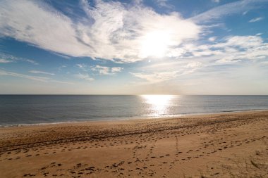 Sahilde ayak izleri, Outer Banks North Carolina