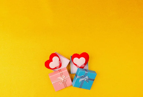 Fondo Del Día San Valentín Con Corazón Rojo Caja Regalo —  Fotos de Stock