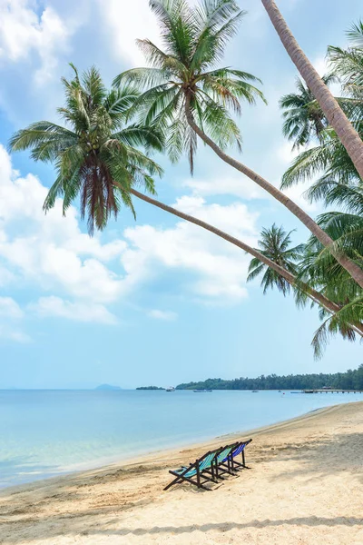 Strandkörbe Weißen Sandstrand Und Tropischen Meer Thailand — Stockfoto