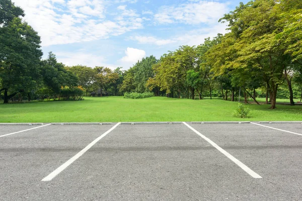 Parking Parku Publicznym — Zdjęcie stockowe