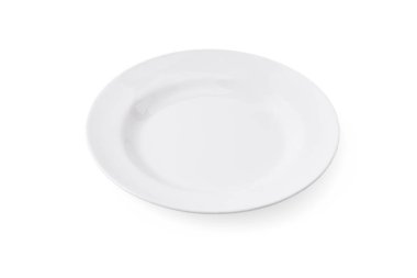 Boş beyaz plaka beyaza izole edilmiş. Bunun kırpma yolu var.