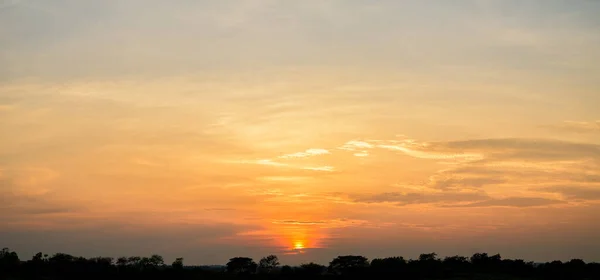 Panorama Pięknego Nieba Zachód Słońca Tło — Zdjęcie stockowe