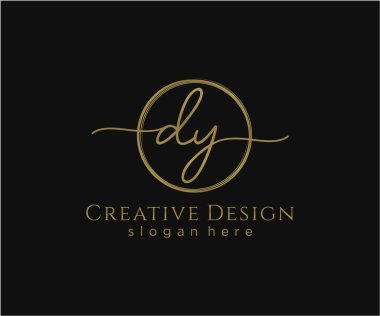 İlk el yazısı logosu tasarımı. Moda, fotoğrafçılık, düğün, güzellik, iş dünyası logosu.