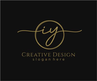 İlk el yazısı logosu tasarımı. Moda, fotoğrafçılık, düğün, güzellik, iş dünyası logosu.