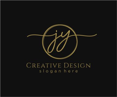 İlk el yazısı logosu tasarımı. Moda, fotoğrafçılık, düğün, güzellik, iş dünyası logosu.