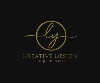 İlk el yazısı logosu tasarımı. Moda, fotoğrafçılık, düğün, güzellik, iş dünyası logosu.