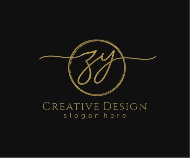 İlk el yazısı logosu tasarımı. Moda, fotoğrafçılık, düğün, güzellik, iş dünyası logosu.