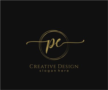 İlk el yazısı logosu tasarımı. Moda, fotoğrafçılık, düğün, güzellik, iş dünyası logosu.