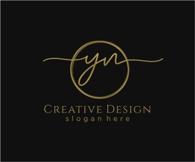 İlk el yazısı logosu tasarımı. Moda, fotoğrafçılık, düğün, güzellik, iş dünyası logosu.