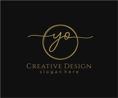 İlk el yazısı logosu tasarımı. Moda, fotoğrafçılık, düğün, güzellik, iş dünyası logosu.